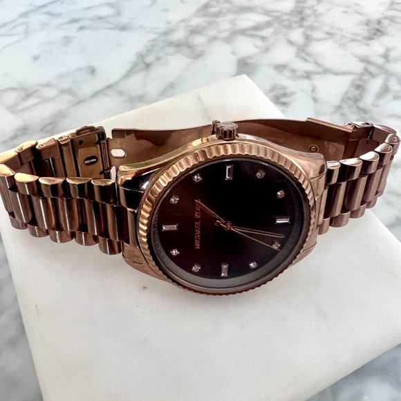 Michael Kors Rose Gold Watch - Picture 2 of 3